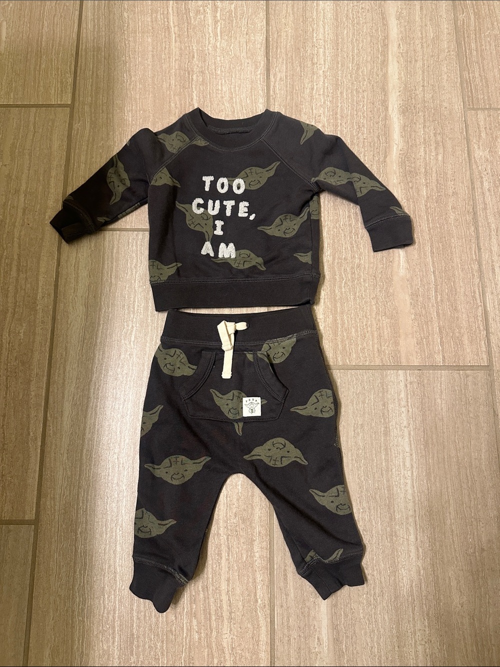 Baby Gap Star Wars Yoda sweatshirt and sweatpants set 6-12m